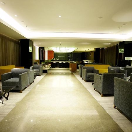 Blvd Club - Near Bengaluru Airport Hotell Settahalasūr Exteriör bild