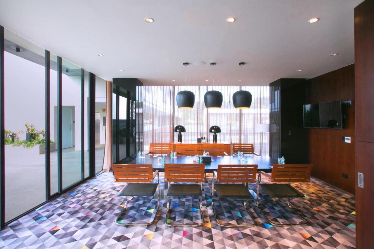 Blvd Club - Near Bengaluru Airport Hotell Settahalasūr Exteriör bild