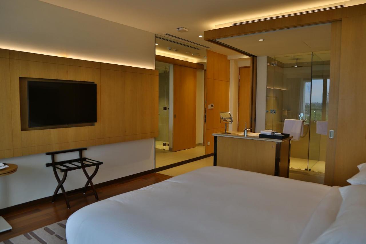 Blvd Club - Near Bengaluru Airport Hotell Settahalasūr Exteriör bild