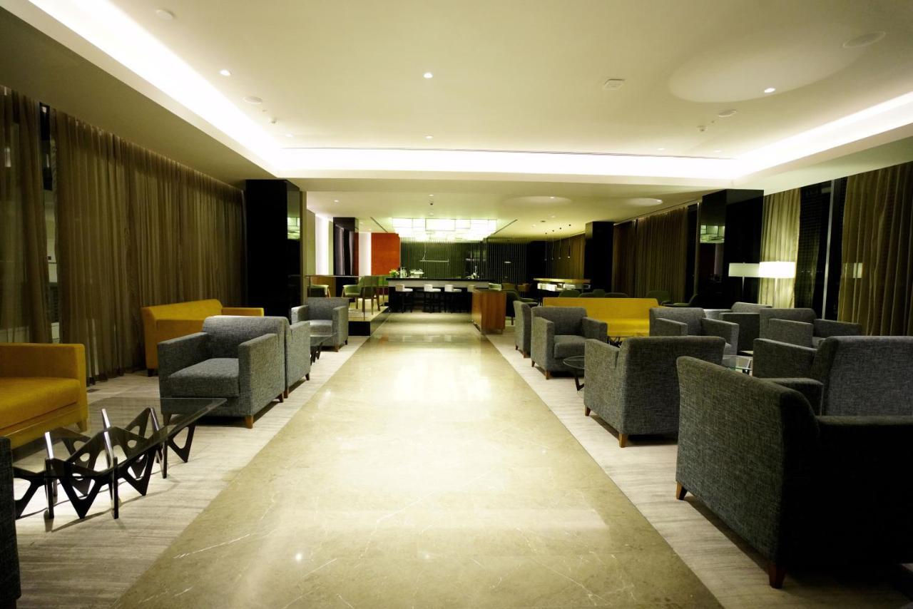 Blvd Club - Near Bengaluru Airport Hotell Settahalasūr Exteriör bild